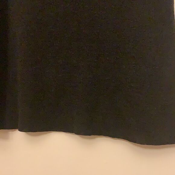 Jones New York collection black petite sleeveless sweater. Length 22” Size MP - Picture 5 of 5